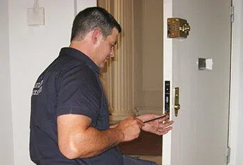 Little Village Locksmith Store Pompano Beach, FL 954-283-5712 - locks-change-6